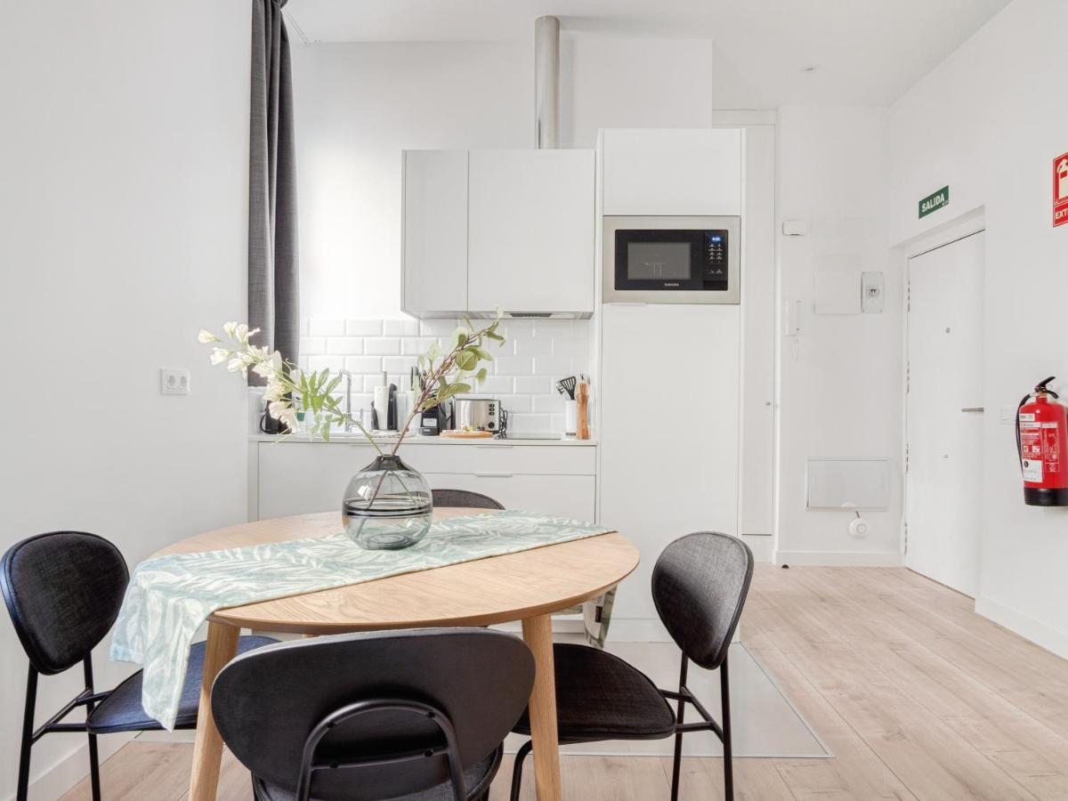 Limehome Madrid Calle Ave Maria - Estancia Temporal エクステリア 写真