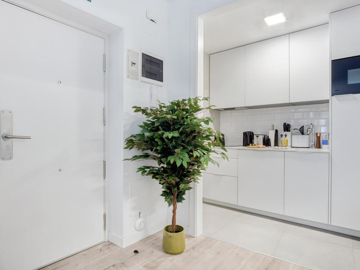 Limehome Madrid Calle Ave Maria - Estancia Temporal エクステリア 写真